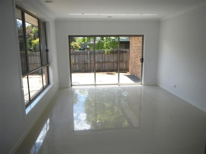 2/13 Westerfield Drive, Notting Hill VIC 3168