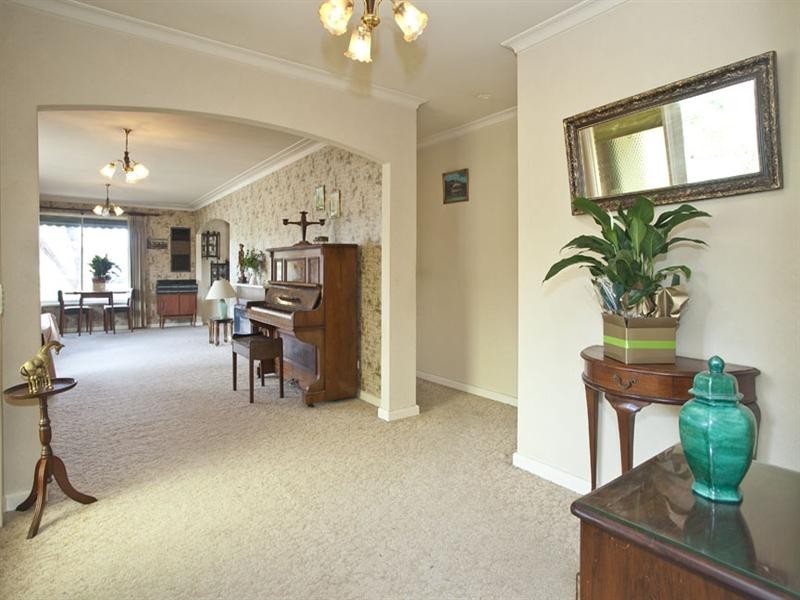 110 King Arthur Drive, Glen Waverley VIC 3150