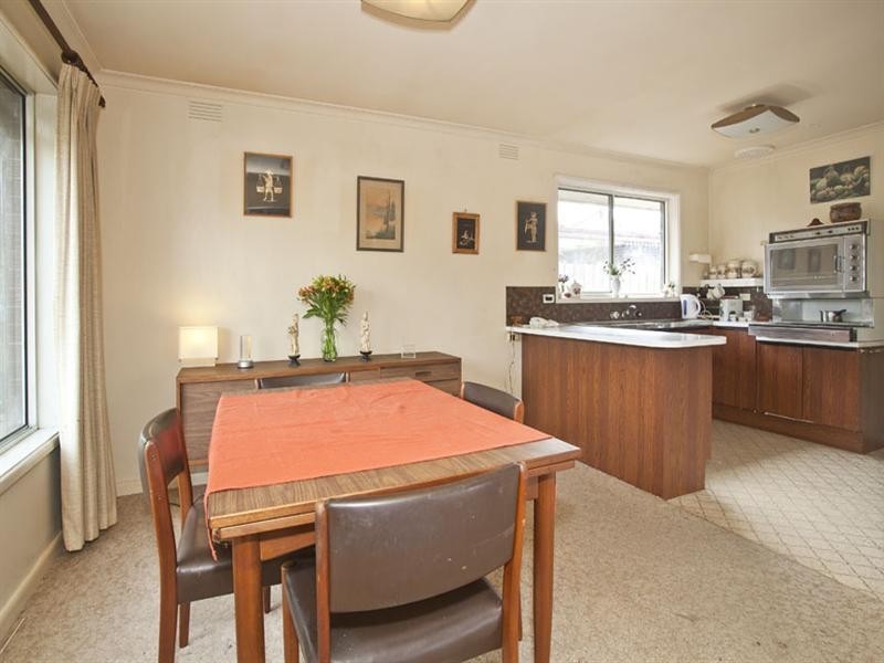 110 King Arthur Drive, Glen Waverley VIC 3150