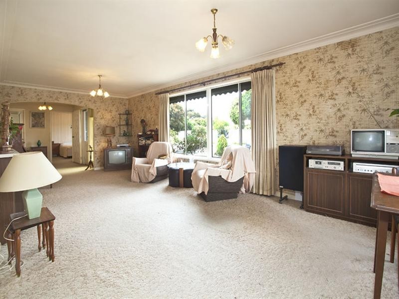 110 King Arthur Drive, Glen Waverley VIC 3150