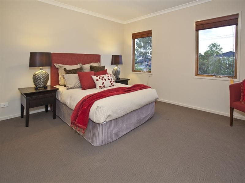 32 Boyanna Road, Glen Waverley VIC 3150