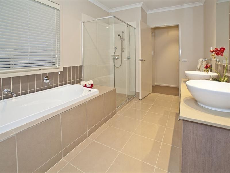 32 Boyanna Road, Glen Waverley VIC 3150