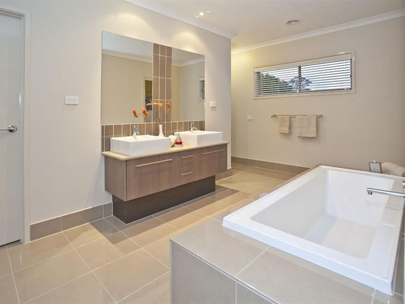 32 Boyanna Road, Glen Waverley VIC 3150