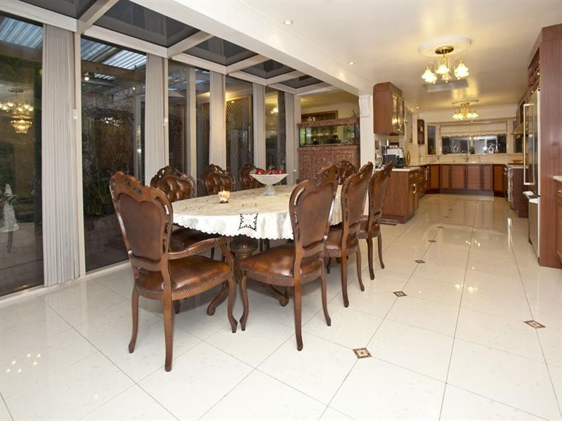 154 Haverbrack Drive, Mulgrave VIC 3170