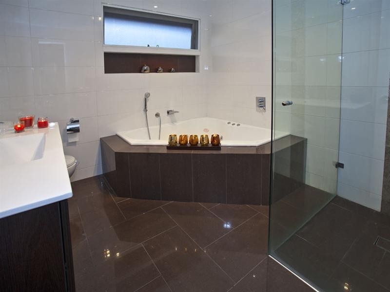 14 Amblecote Crescent, Mulgrave VIC 3170