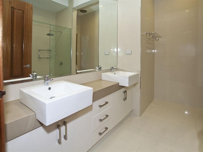 24 Greenways Road, Glen Waverley VIC 3150