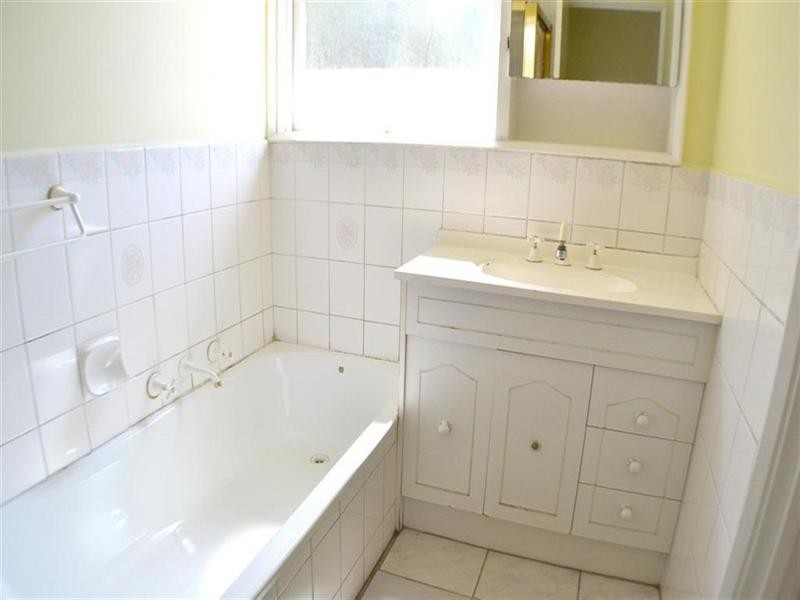 37 Johnson Drive, Glen Waverley VIC 3150