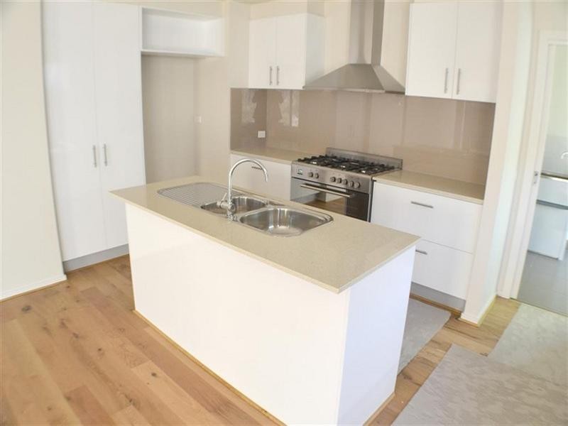 18 Hammence Street, Glen Waverley VIC 3150