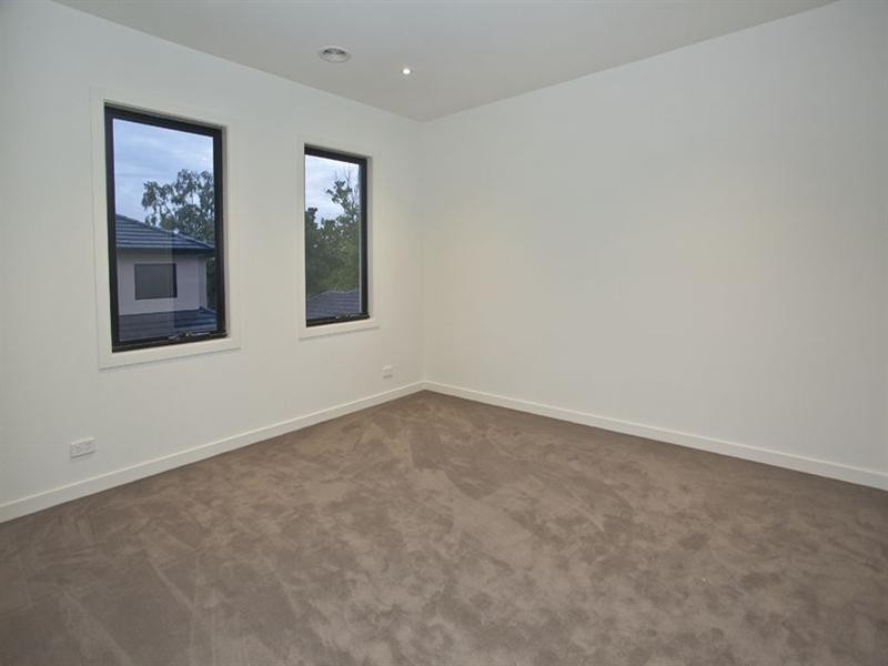 2/23 Willow Avenue, Glen Waverley VIC 3150