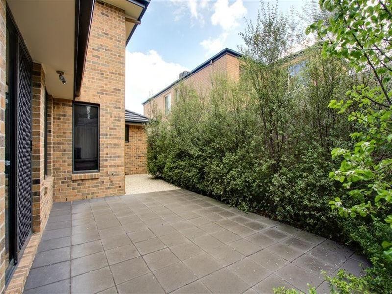 4b Pimm Court, Glen Waverley VIC 3150
