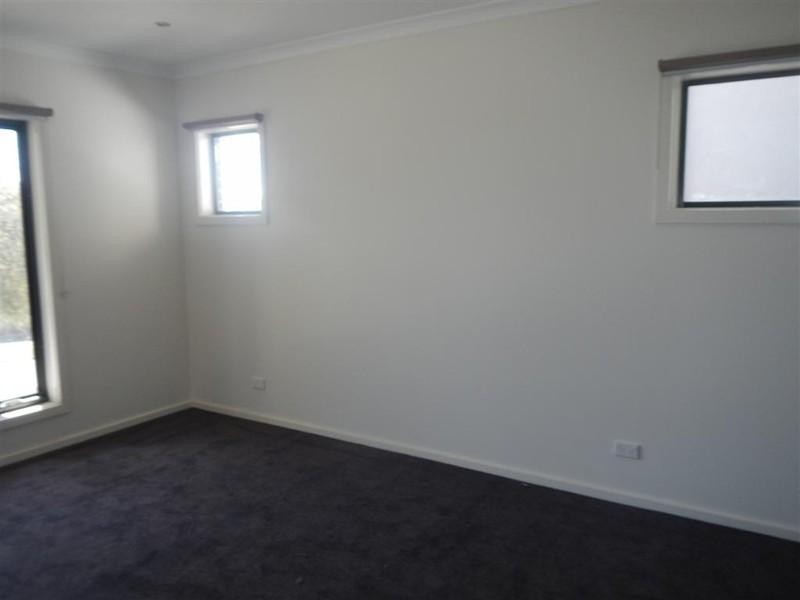 2/2 Hume Court, Ashwood VIC 3147