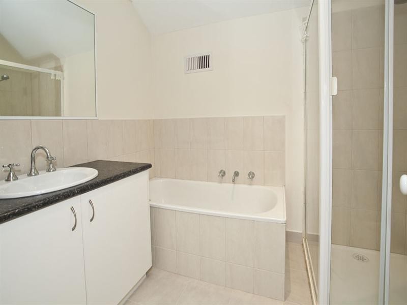 2/60 Lea Road, Mulgrave VIC 3170