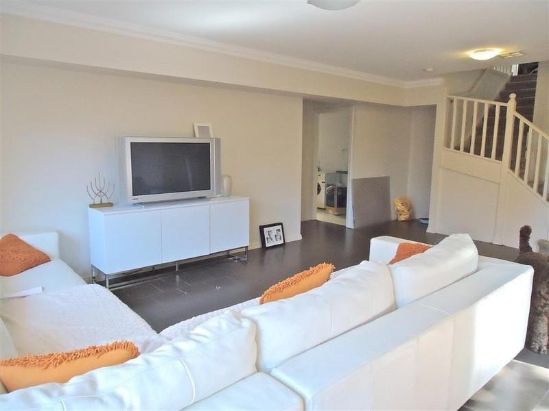 2/343 High Street Road, Mount Waverley VIC 3149