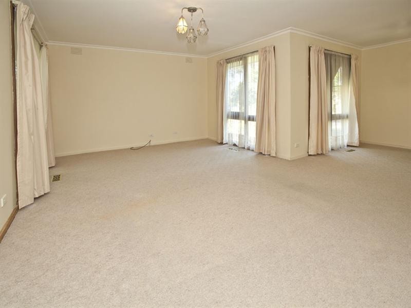 17 Chivalry Avenue, Glen Waverley VIC 3150