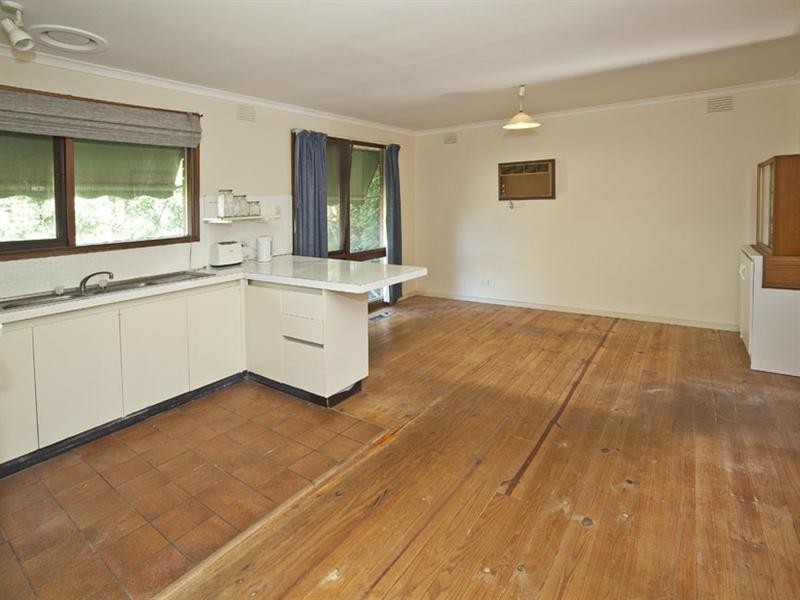 17 Chivalry Avenue, Glen Waverley VIC 3150