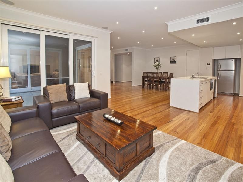 11A Cuthbert Court, Wheelers Hill VIC 3150