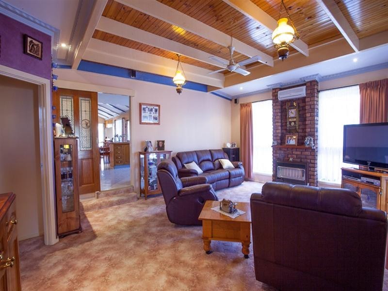 25 Stuart Avenue, Hampton Park VIC 3976