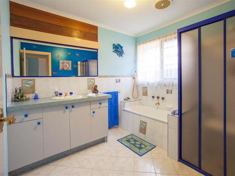 25 Stuart Avenue, Hampton Park VIC 3976