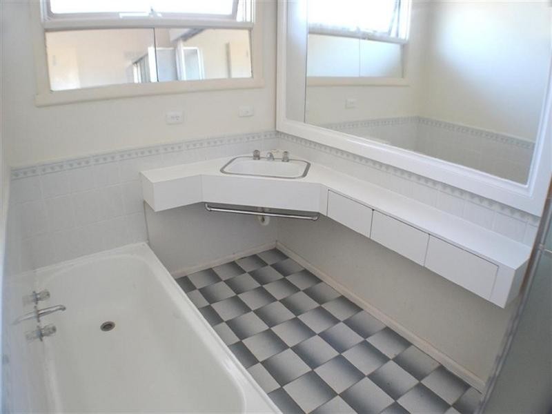 4 Mansfield Avenue, Mulgrave VIC 3170