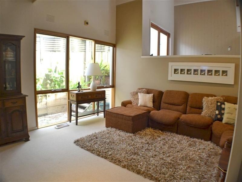 8 Charlnet Drive, Vermont South VIC 3133