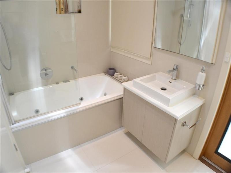 8 Charlnet Drive, Vermont South VIC 3133