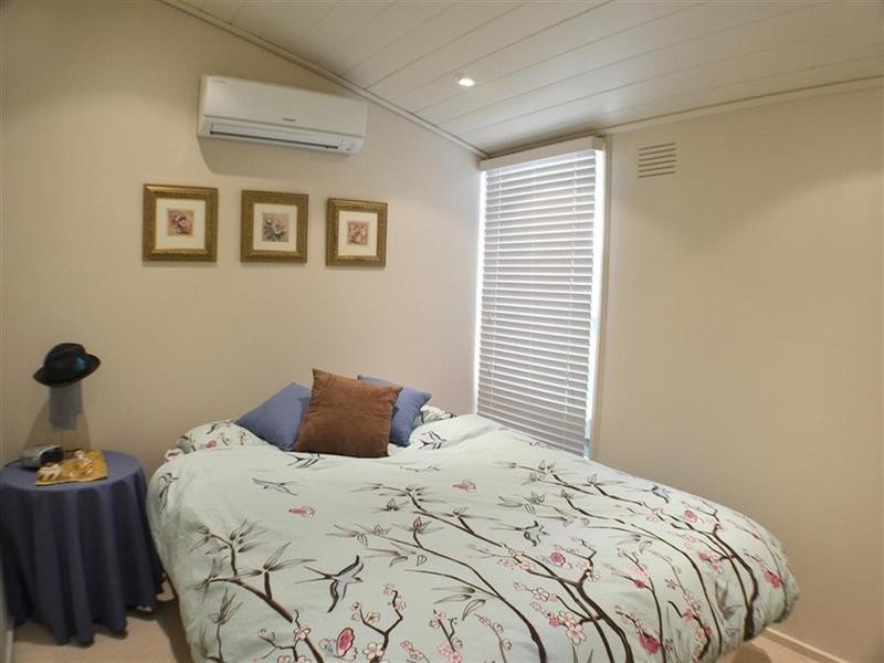 8 Charlnet Drive, Vermont South VIC 3133