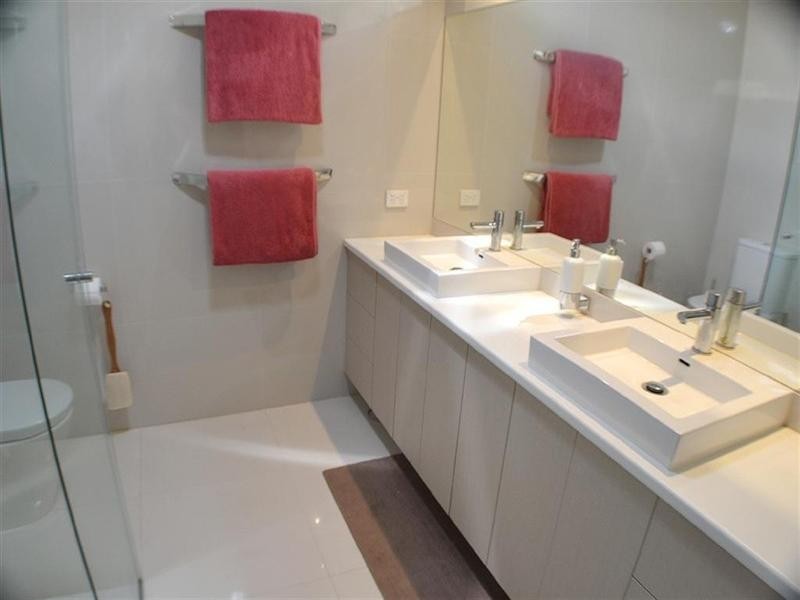 8 Charlnet Drive, Vermont South VIC 3133