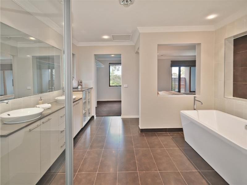 1A Bimbadeen Court, Wheelers Hill VIC 3150