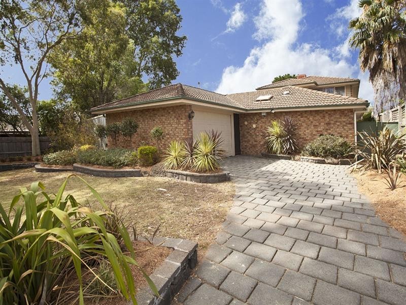 4 Summerhill Avenue, Wheelers Hill VIC 3150