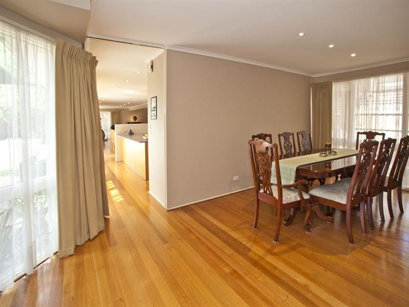 4 Summerhill Avenue, Wheelers Hill VIC 3150