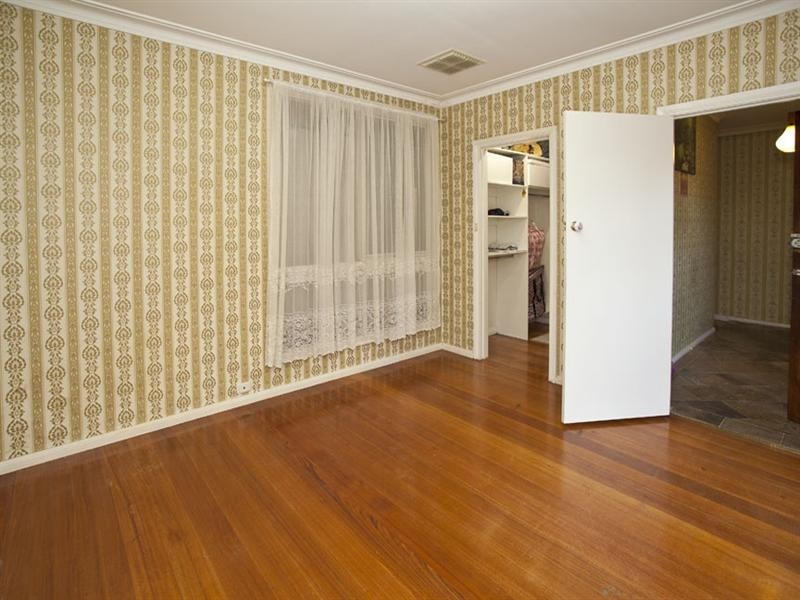 2 Brentwood Drive, Glen Waverley VIC 3150