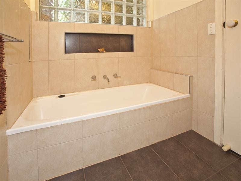 70 King Arthur Drive, Glen Waverley VIC 3150