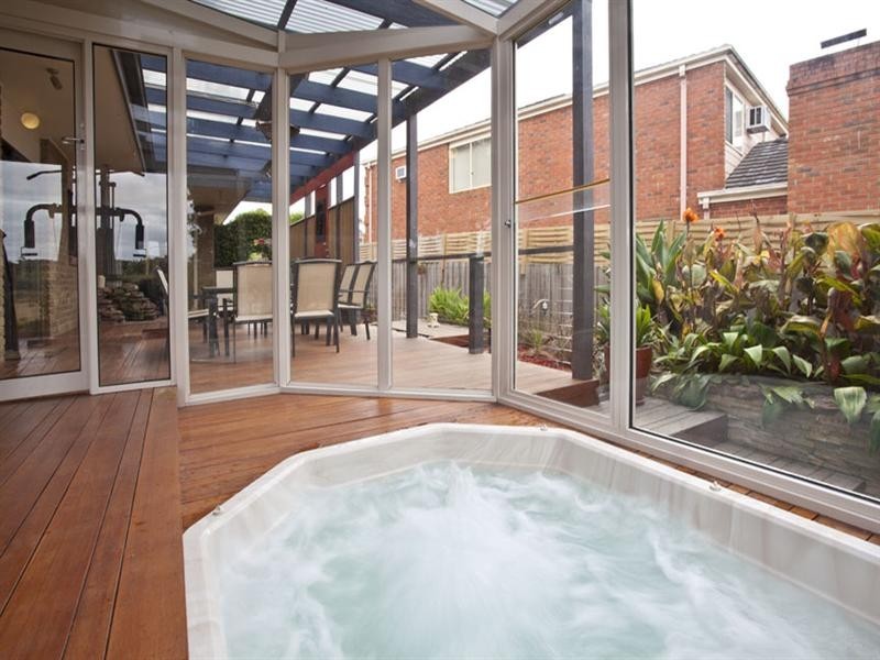 70 King Arthur Drive, Glen Waverley VIC 3150