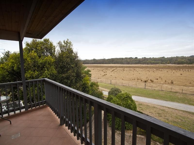 70 King Arthur Drive, Glen Waverley VIC 3150