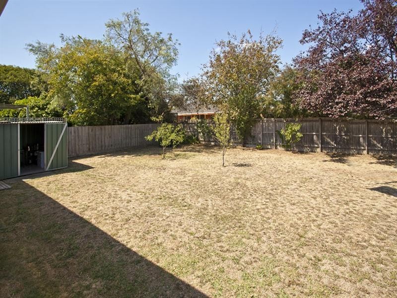 4 Diosma Drive, Glen Waverley VIC 3150