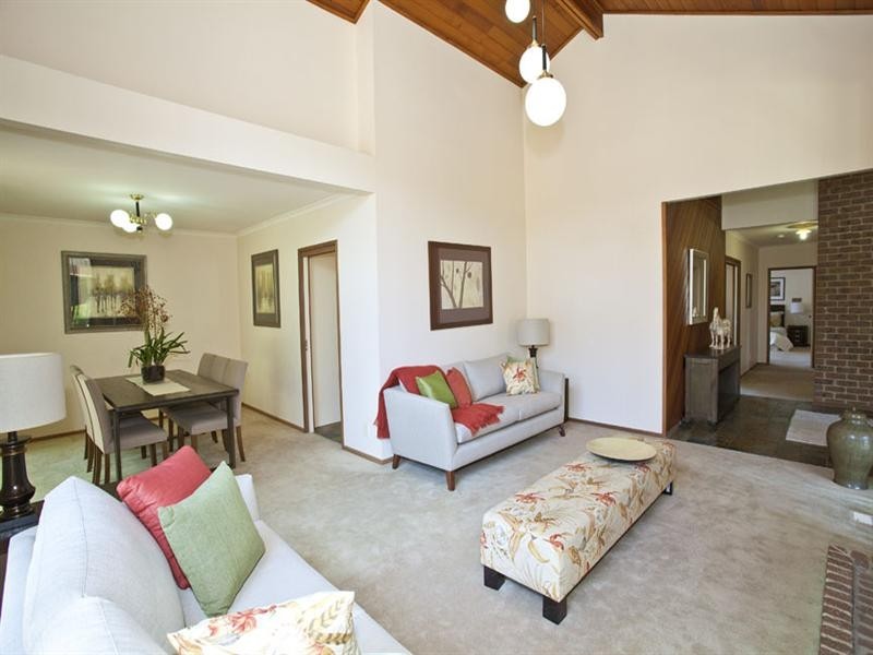 6 Torwood Drive, Vermont South VIC 3133