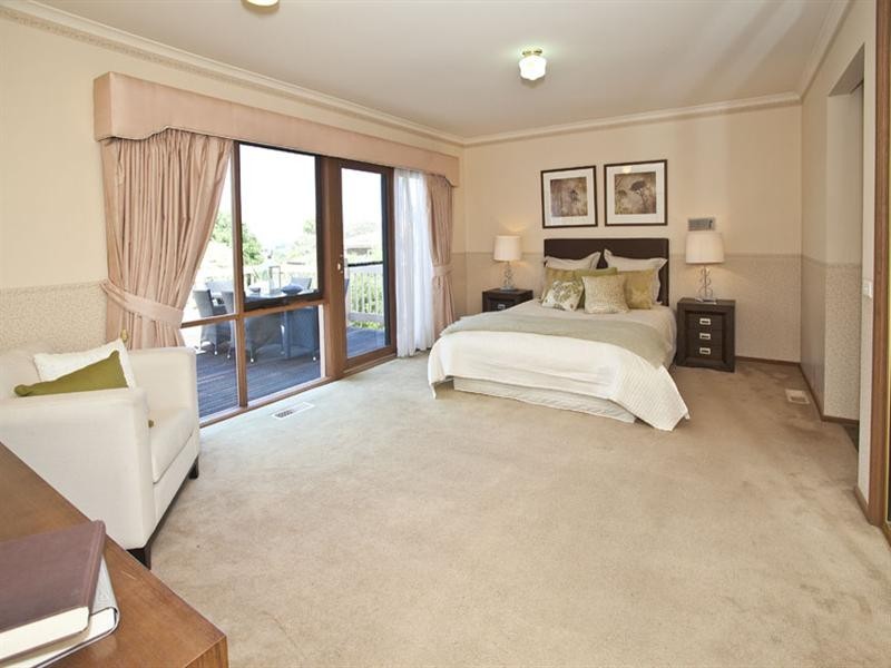 6 Torwood Drive, Vermont South VIC 3133