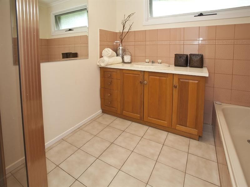 18 Lilian Street, Glen Waverley VIC 3150