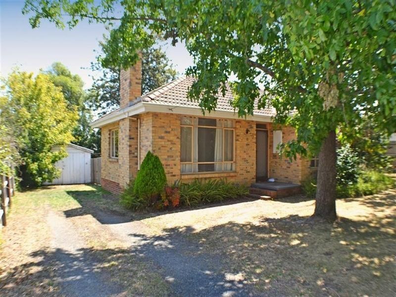 11 Fraser Street, Glen Waverley VIC 3150
