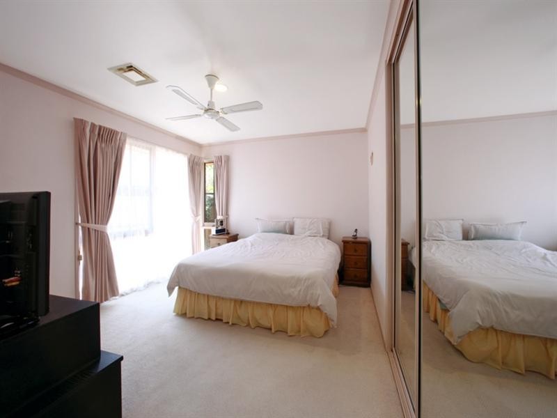 4 Morton Place, Rowville VIC 3178