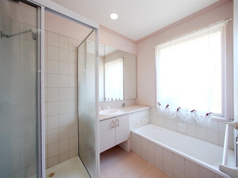 4 Morton Place, Rowville VIC 3178