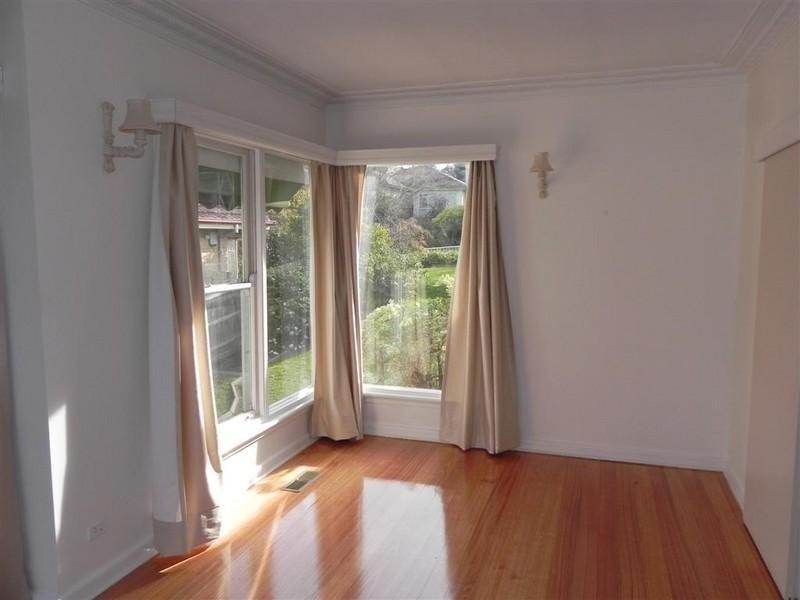 10 Leonard Street, Burwood VIC 3125