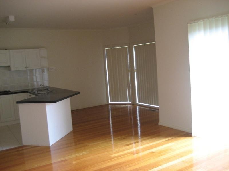 4/4 Goodin Grove, Glen Waverley VIC 3150