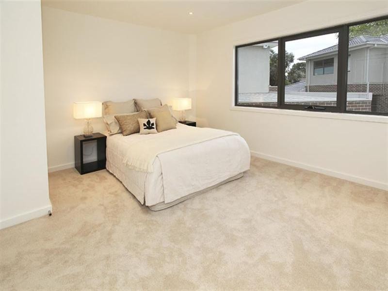 1/1 Aurisch Avenue, Glen Waverley VIC 3150