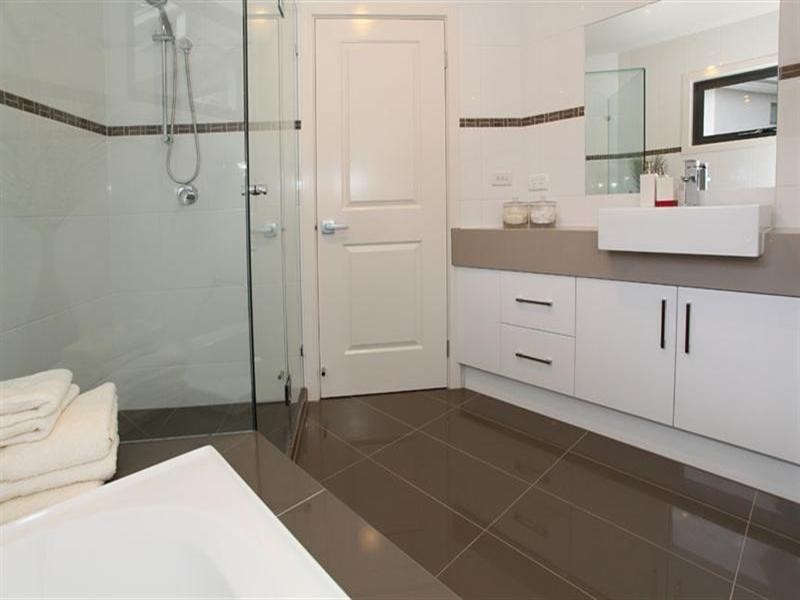 1/1 Aurisch Avenue, Glen Waverley VIC 3150