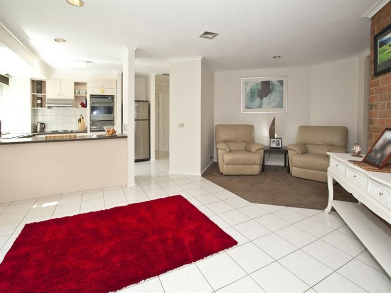 2/40 Tourmaline Crescent, Wheelers Hill VIC 3150