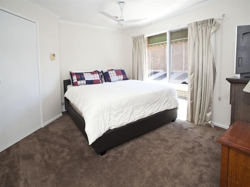 2/40 Tourmaline Crescent, Wheelers Hill VIC 3150