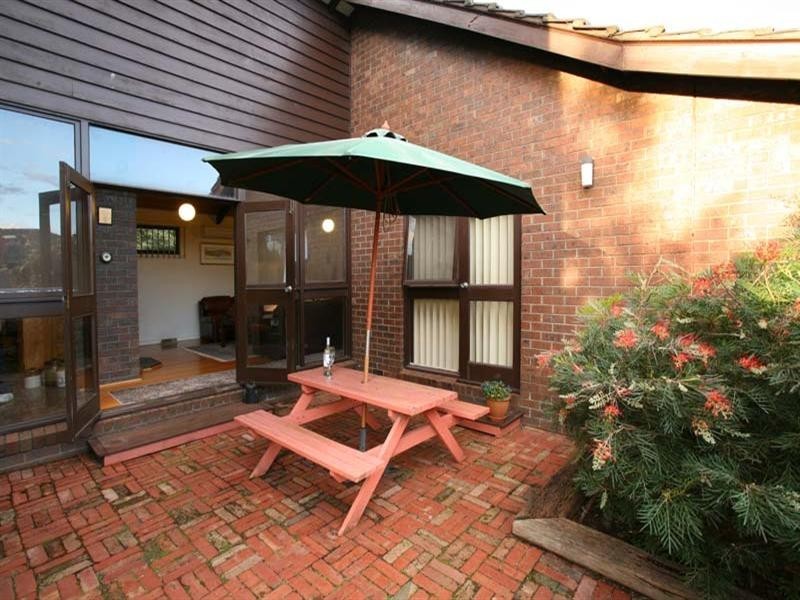 8 Trent Court, Notting Hill VIC 3168