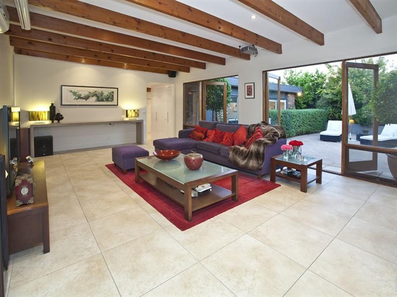 27 Cambrian Crescent, Wheelers Hill VIC 3150