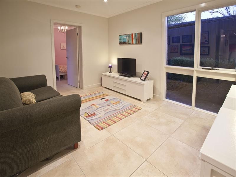 27 Cambrian Crescent, Wheelers Hill VIC 3150